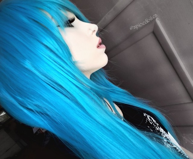 Emo girl | scene hair | emo hair | scene girl | scene hairstyles | scene queen | raver | blue and purple hair | blue scene hair | purple scene hair | Amantha Son | purple hair | blue hair