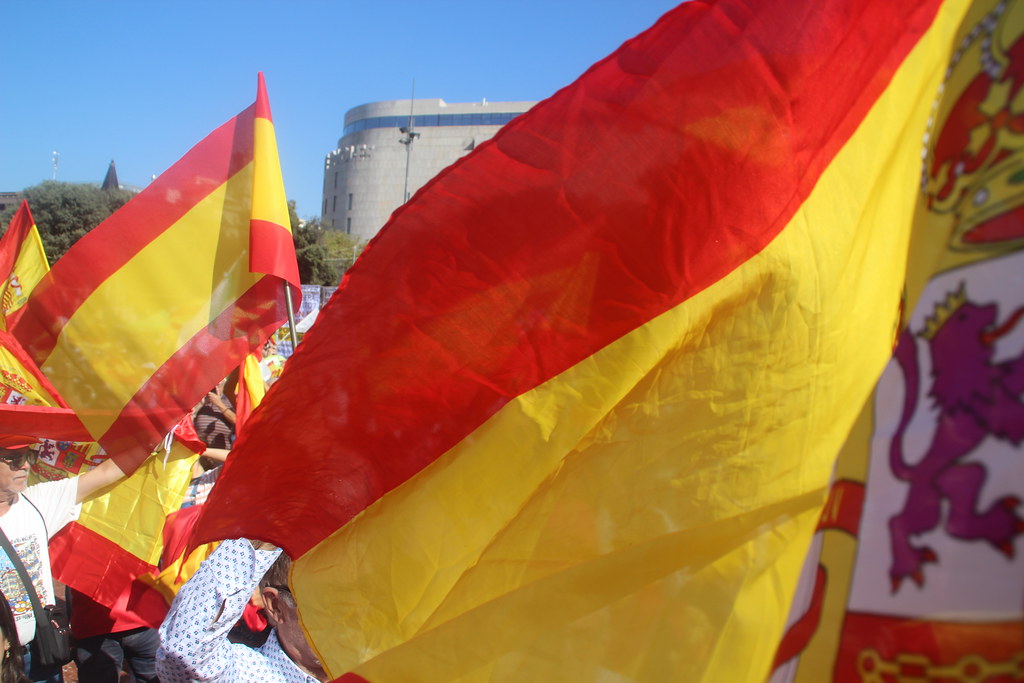 FOTOGRAFÍA. PLAZA CATALUÑA DE BARCELONA (CATALUÑA) ESPAÑA, 12 DE OCTUBRE DE 2023. Varios miles de personas festejan la fiesta nacional de España. Lasvocesdelpueblo (89)