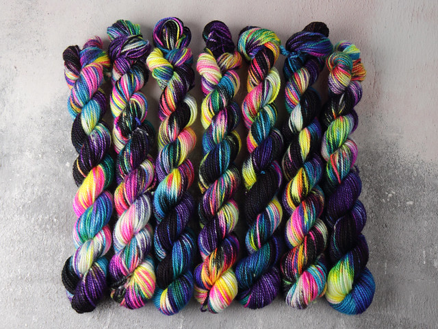 Favourite Sock Minis – pure Merino wool superwash 4 ply / fingering hand dyed yarn 20g miniskeins – ‘Shinjuku’