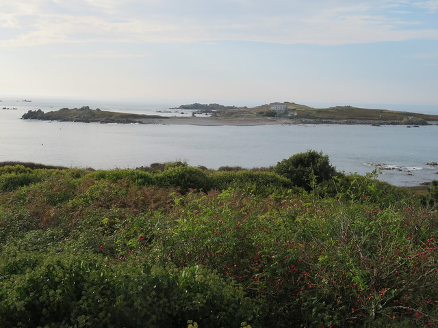 UK - Channel Islands - Guernsey - L'Eree Bay - View to Lihou Island