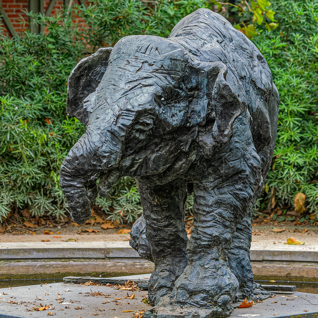 Elephant Sculpture (Antwerp Zoo) (Olympus OM-1 & OM Systems 40-150mm F4 Pro Zoom Lens)