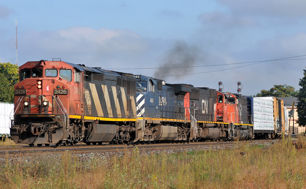 435 arrival | A43531 30 pulling into Brantford with CN 2419,… | Flickr