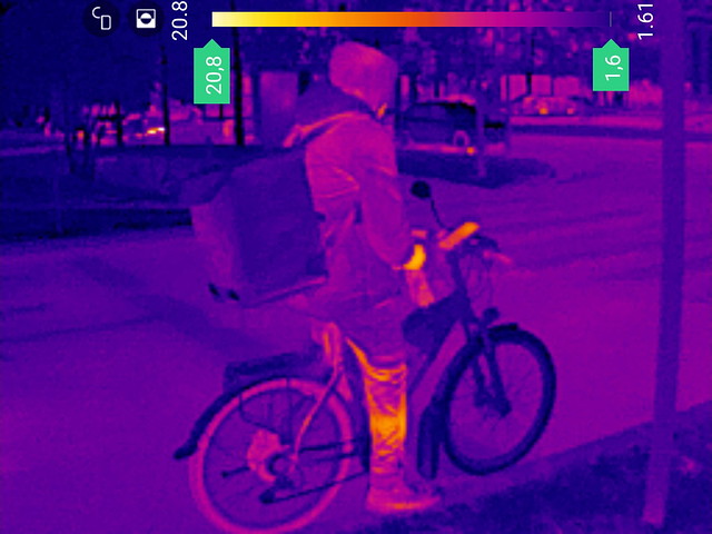 bike-courier-thermal-photo