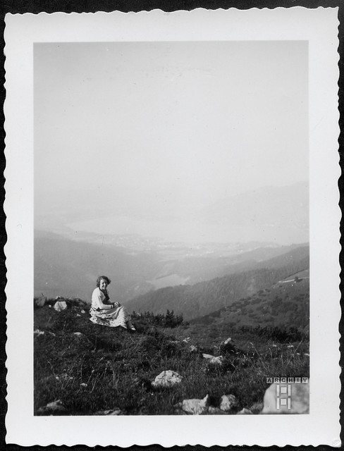 ArchivTappen38(1L)Alb26Z252 Porträt, Frau, Gitschberg, Südtirol, Italien, 1930er
