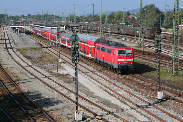 111 187-1 in Landshut-Hbf.