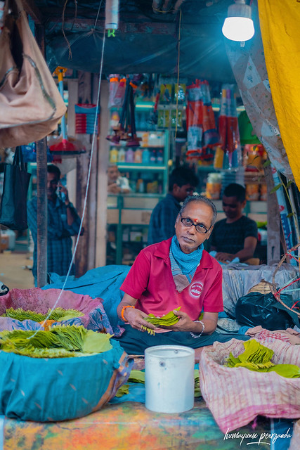 Betel vendor aka Paanwalay | Null Bazaar, Mumbai, Maharashtra - India | @fujifilmxindia | Fujifilm X-T3 with Fujinon XF35mmF1.4 R | Humayunn Peerzaada