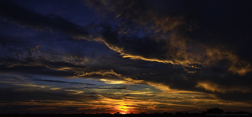sunset sundown clouds red yellow orange texas hillcountry marblefalls