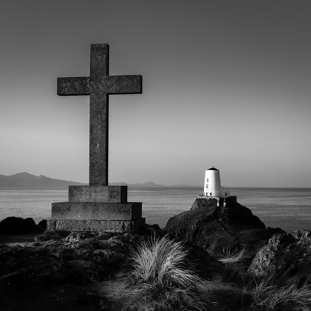 St Dwynwen's cross, explore 18-10-23