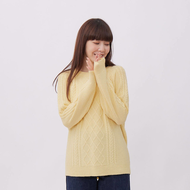 棉．麻 女毛衣/針織衫 黃色 - Argyle菱形紋圓領長袖針織衫/檸檬黃