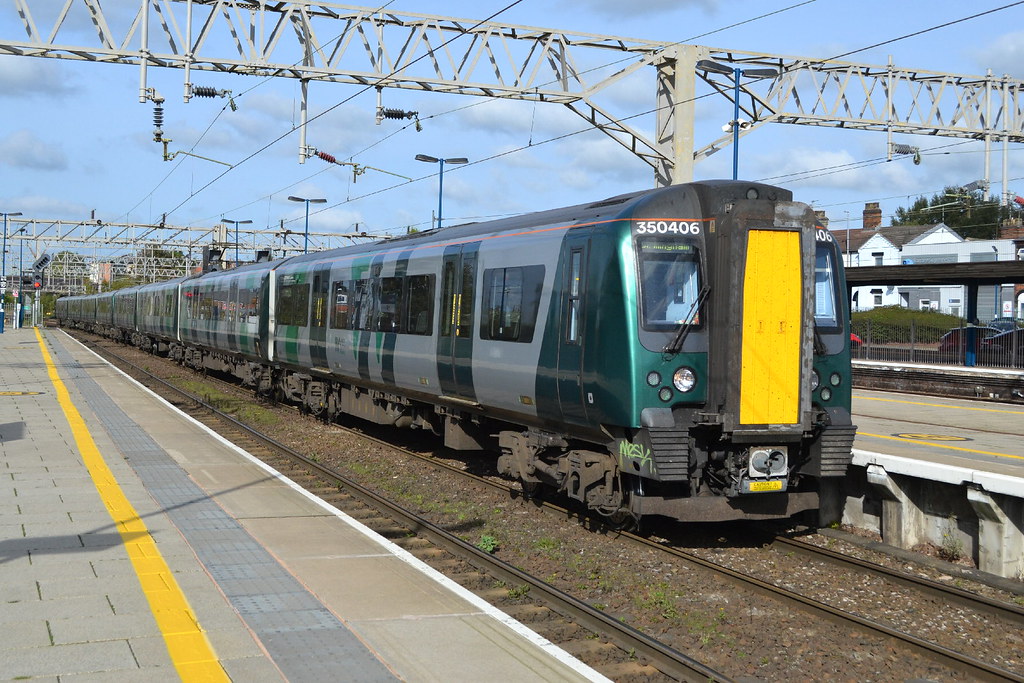 London North Western Class 350s 350406 & 350101 - Stafford… | Flickr
