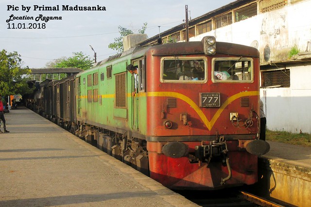 M5b 777 on Freight Train (No 4872 Vavniya - Maradana) at Ragama in 11.01.2018