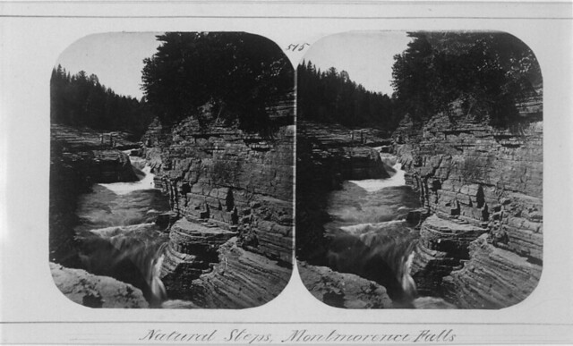Natural stone steps near a waterfall, Montmorency, Quebec / Marches de pierre naturelles près d’une chute, Montmorency (Québec)