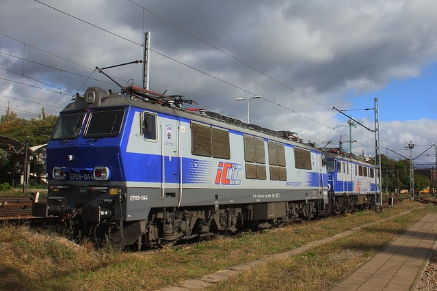 PKP IC EP09-044 , Wrocław Główny 🇵🇱 train station 16.10.2023