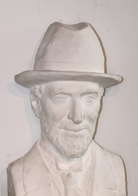 West Rutland VT Carving Studio Bust of Man with Hat