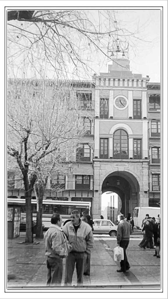 Plaza de Zocodover en Toledo a finales de los años 80 o comienzos de los 90. Fotografía de Hilario Barrero.