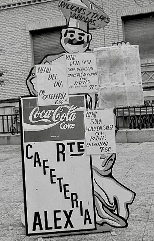 Cartel en la plaza de los postes en Toledo a finales de los años 80 o comienzos de los 90. Fotografía de Hilario Barrero.