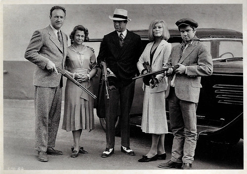 Gene Hackman, Estelle Parsons, Warren Beatty, Faye Dunaway and Michael J. Pollard in Bonnie and Clyde (1967)