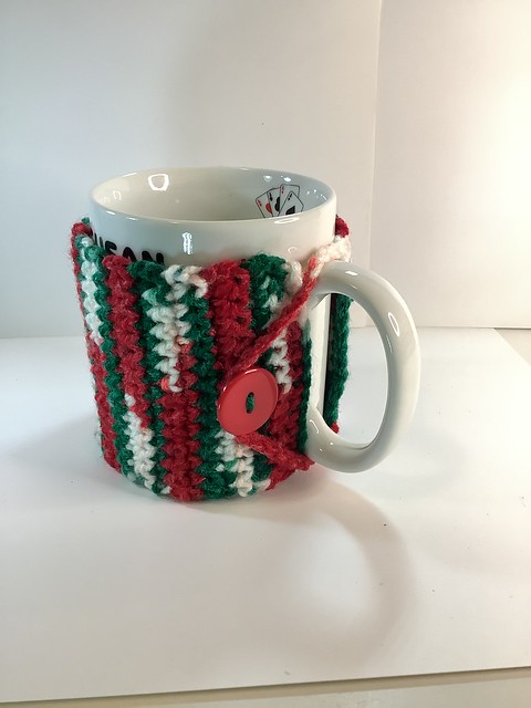 Crochet mug cozy Mistletoe