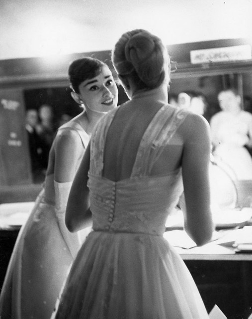 Twosome 043 - Audrey Hepburn and Grace Kelly - 1956
