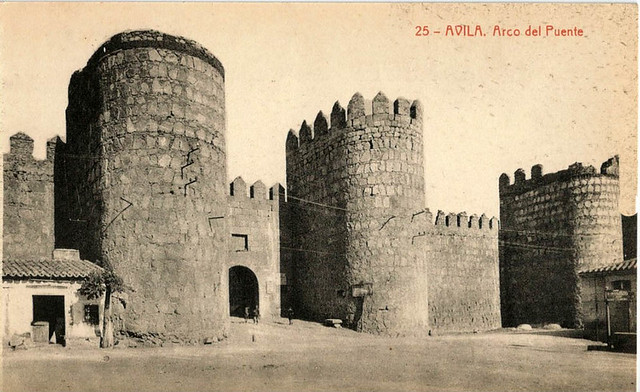 Ávila. Arco del Puente. Tarjeta postal, postcard. Fototipia Thomas, h. 1910,. Col. Jose Luis Pajares. -