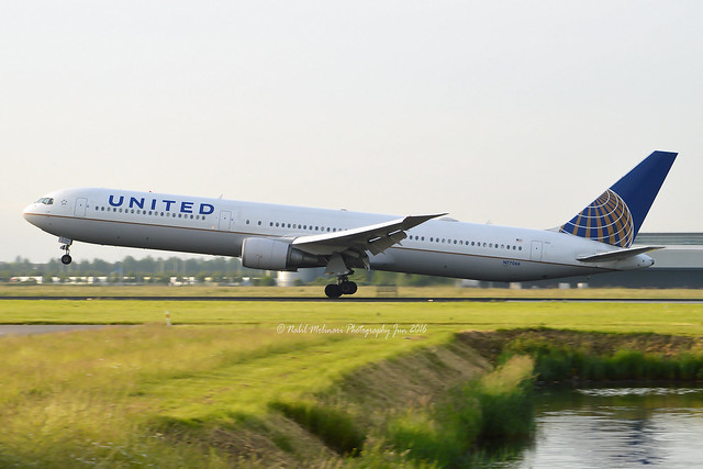 United Airlines N77066 Boeing 767-424ER cn/29461-878 