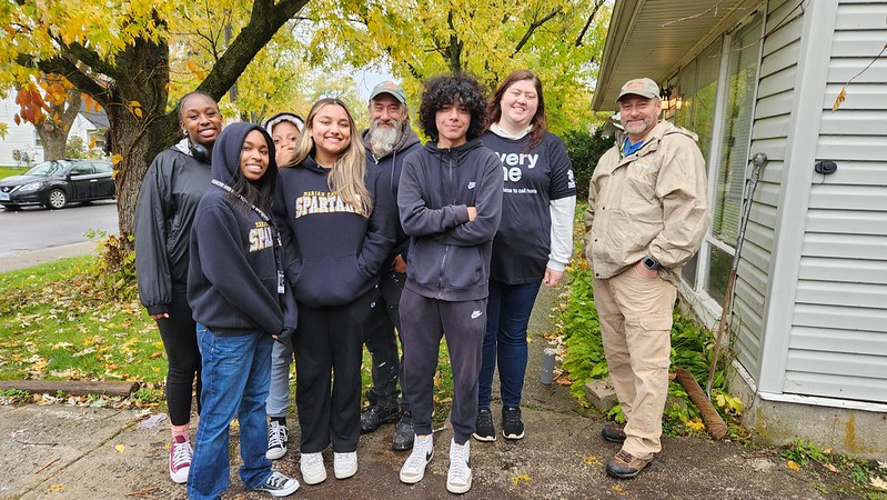 Marian Catholic Students Day of Service in Park Forest