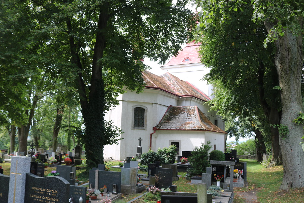 kostel sv. Matěje v Hrušticích