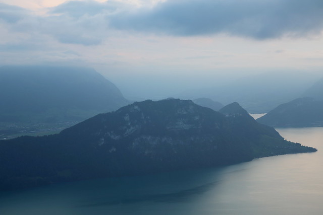 Vierwaldstättersee ( Lac des Quatre - Cantons - Lago dei Quattro Cantoni - Lago di Lucerna - Höhe 433 m - Fläche 114 km² - Alpenrandsee See lake ) in den Alpen - Alps in der Zentralschweiz - Innerschweiz der Schweiz