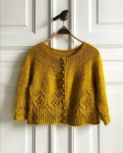 Cast on and learn all the techniques you need to make your first cardigan with our Magnolia Chunky Cardigan Class starts this coming Wednesday!