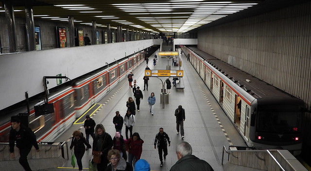 2023-10-20 Subway Station 'Smíchovské nádraží'