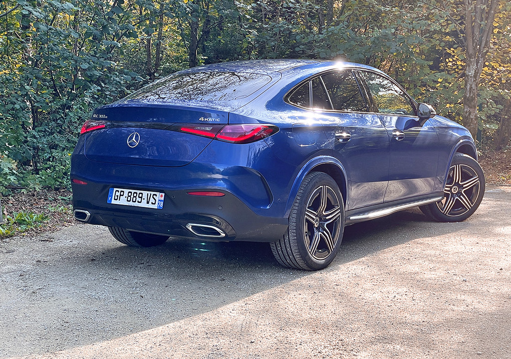 mercedes benz GLC Coupe amg line 300e hybride 2023