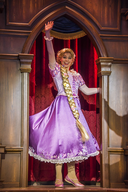 Tangled - Royal Theatre - Disneyland