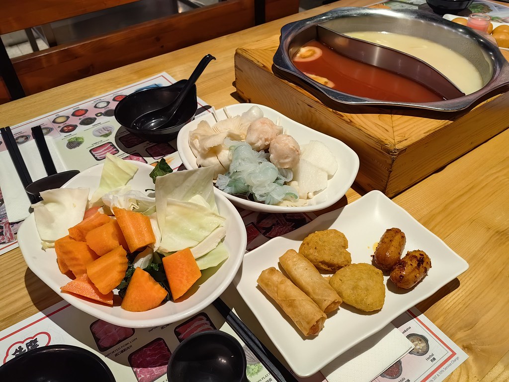 牛間牛豬雞魚自助餐Beef-Pork-Chicken-Fish Lunch Buffet rm$47.80 @ 牛摩 Wagyu More Malaysia (Sunway Pyramid)