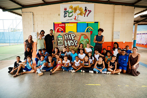 29/10/2023 - Projeto promove oficinas de dança e grafite em escola do Recanto das Emas