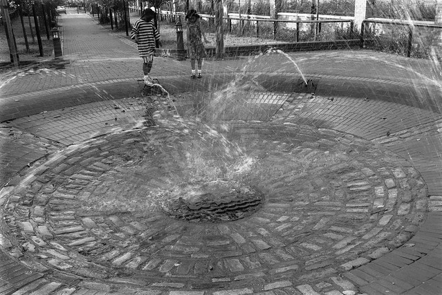 Fountain, Dock Hill Ave, Rotherhithe, Southwark, 1993, 93-9l-34