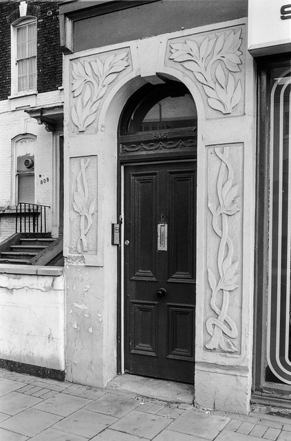 Doorway, 806, High Rd, Tottenham, Haringey, 1993, 93-9r-62