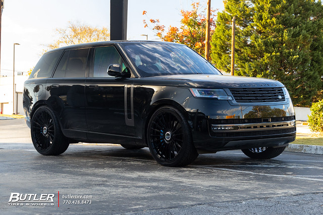 Range Rover with 24in Vossen HF8 Wheels and Toyo Proxes ST III Tires