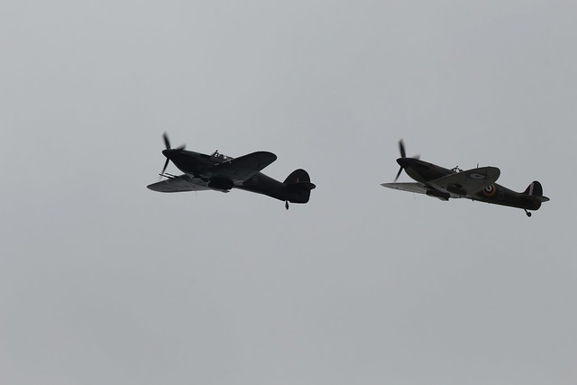 2022-07-20; 0059. BBMF Hawker Hurricane Mk II, PZ865 (1944) en Spitfire Mk IIa P7350 (1940). Montrose Air Station Heritage Centre.