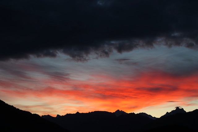 Sonnenaufgang - Sunrise in den Berner Alpen - Alps im Berner Oberland im Kanton Bern der Schweiz