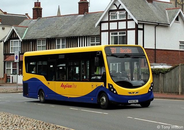 MX60BWJ Anglian Bus 352