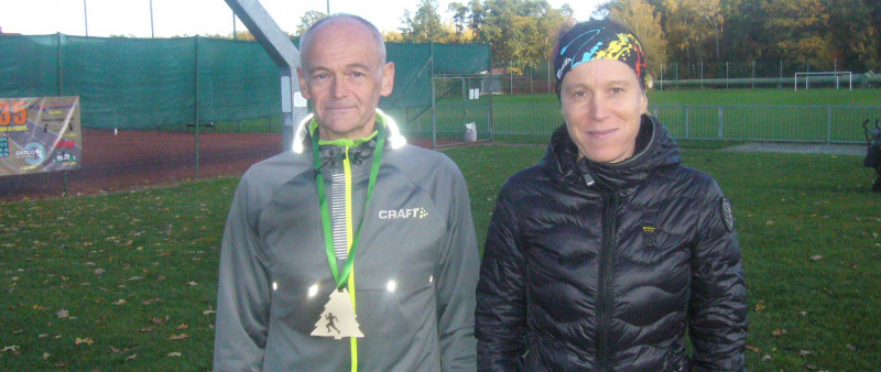 Půlmaraton Lesní kros okolo Srchu vyhráli Randa a Kozáková