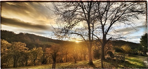 Ambiance très mystérieuse et magique sur mon chemin ce soir... by Joélisa, ciel coucherdesoleil sunset novembre2023 ambiance