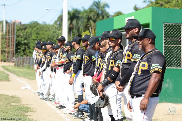 Los Amigos de Pedregal Organizan el Tercer Triangular Amistoso de Softbol en Homenaje a Alturo Rodríguez