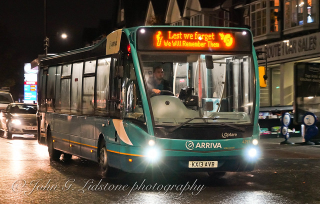 With special Remembrance indicator display, Arriva Kent Thameside (Southend) Optare Versa V1170 4255, KX13 AVB