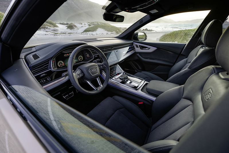 Audi Q8 chega a Portugal com design renovado e tecnologia de ponta