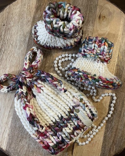 Brenda (@bmallat42) knit this pair of The Meraki Bootie by Karysha Clarke and the Elizabeth Beanie by North Country Knts-Jessica Kogut. Yarn is Malabrigo Rasta.