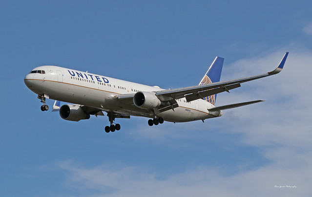 N686UA United Airlines Boeing 767-3CBER(WL) Heathrow Airport 21.09.2023