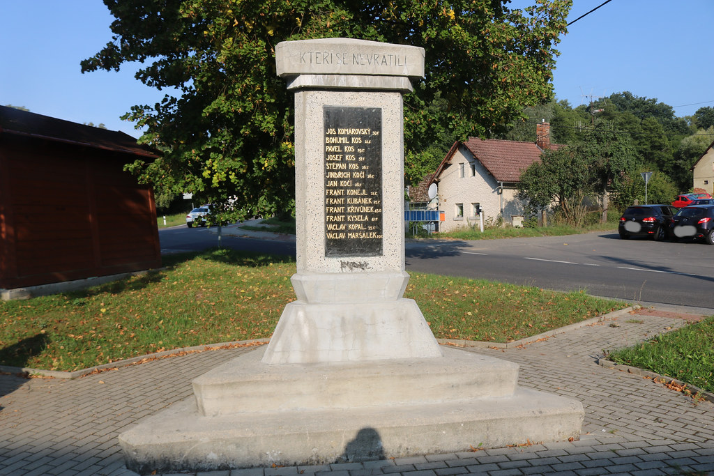 pomník obětem 1. světové války v Bělé u Turnova