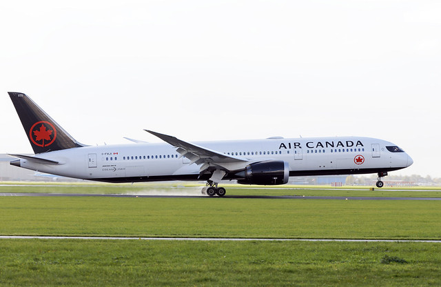 Air Canada / Boeing 787-9 Dreamliner / C-FVLX