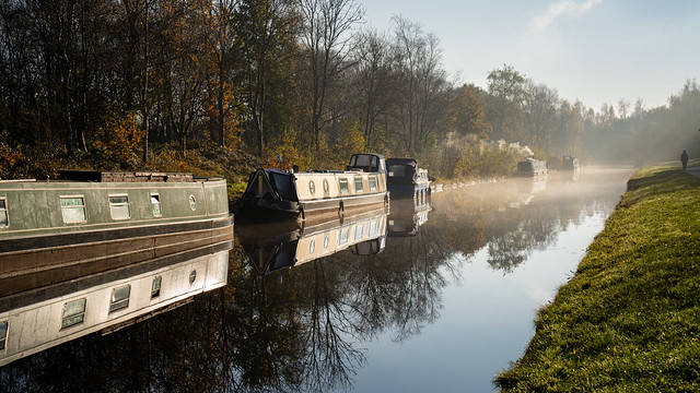 Cold morning - Bridgewater canal.jpg